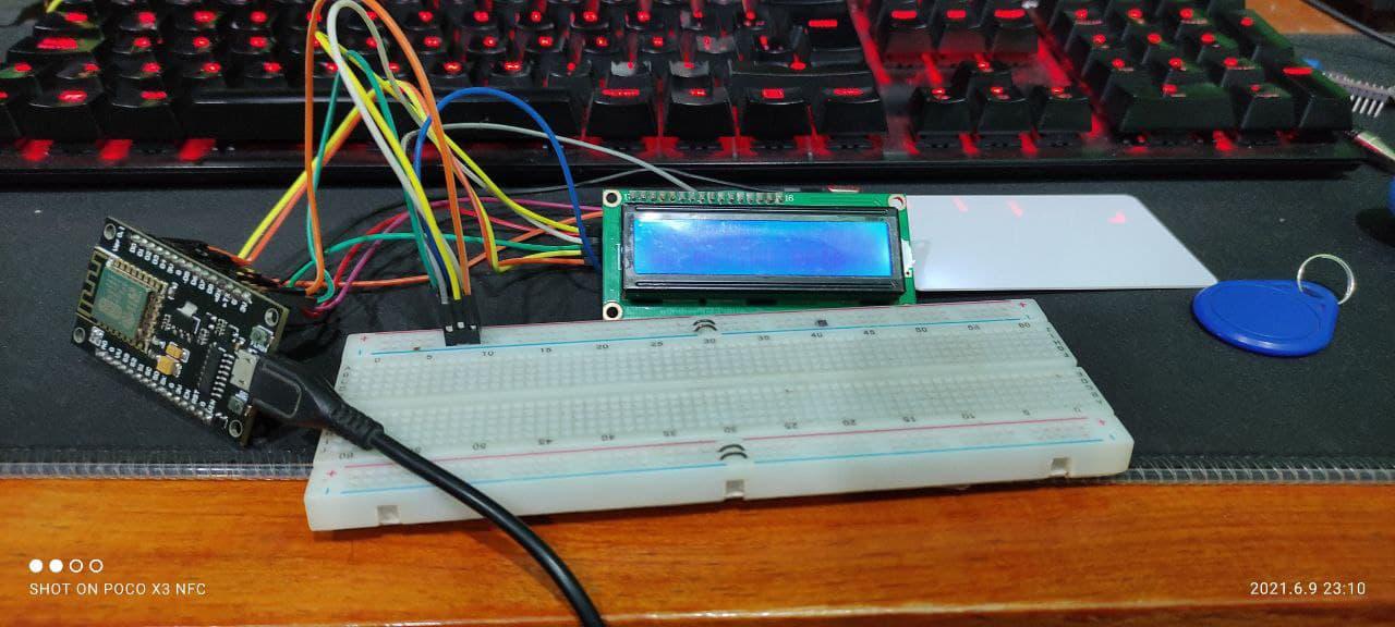 Lector RFID con LCD para implementar tarjeta de débito y guardar saldo o dinero